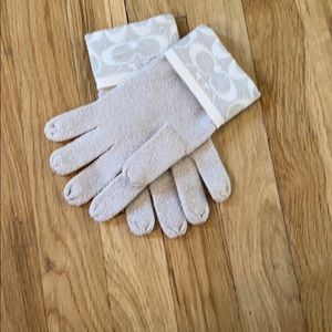 Coach winter gloves